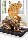 Sphinx mit Goldhelm